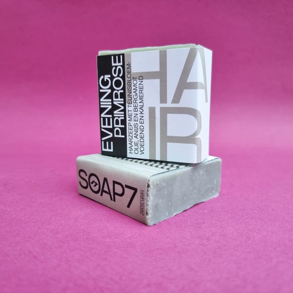 Haarzeep voor gevoelige hoofdhuid met teunisbloemolie, anijs en bergamot.